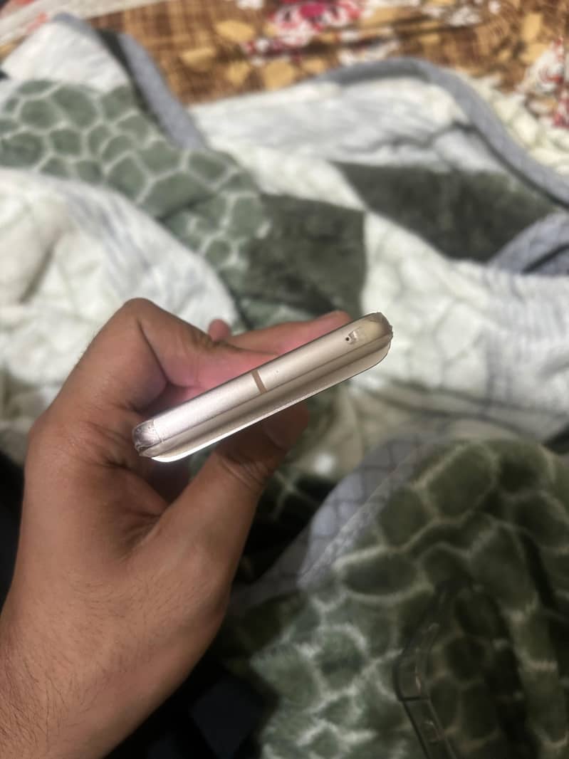 Google Pixel 8 3