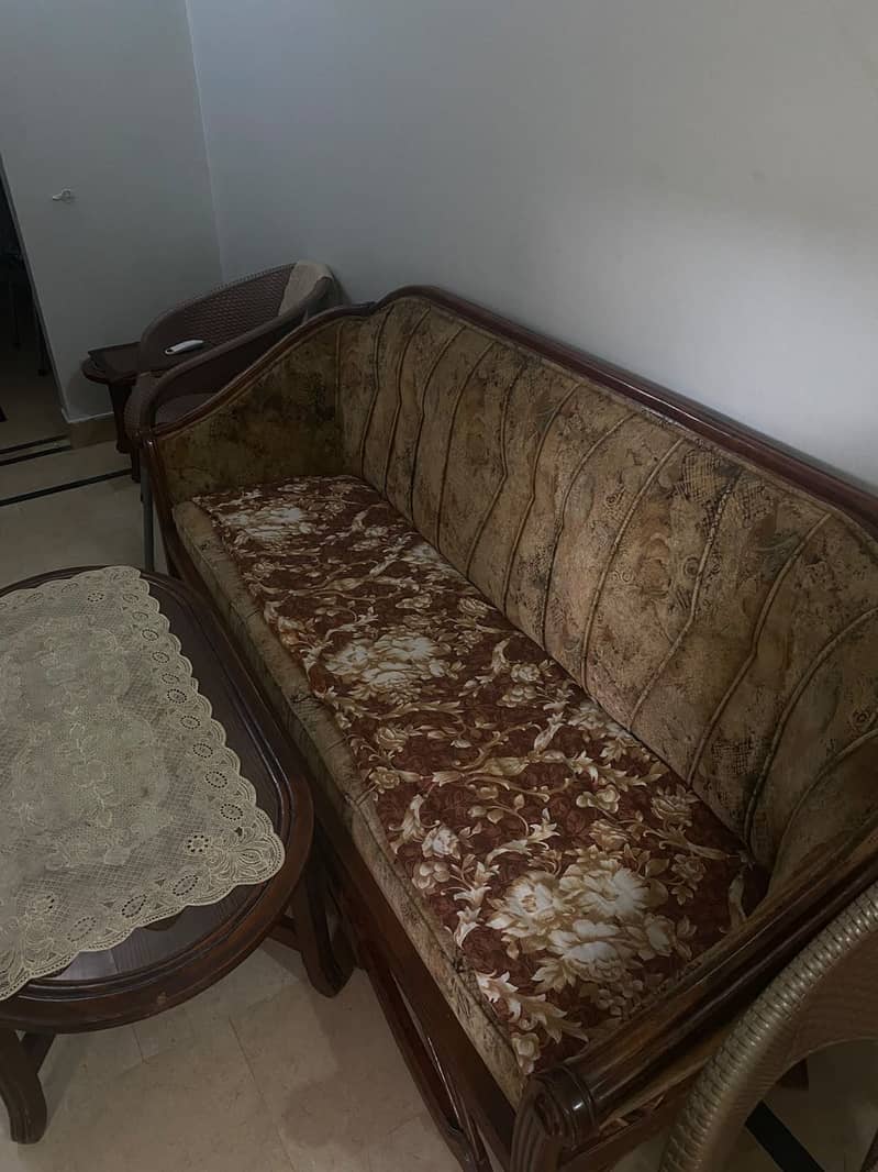 5 seater sofa set with table 1