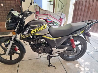 Honda CB 150F (2025) - Jet Black - Timsun Tyres - 8k KM - 1st Owner