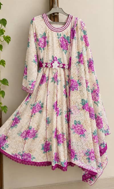 beautiful floral net froke 3 piece very good condition