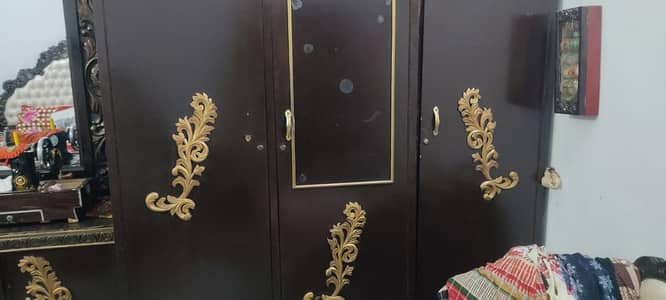 Stylish Wooden Wardrobe Almari – Spacious StorageBeautiful and spaciou