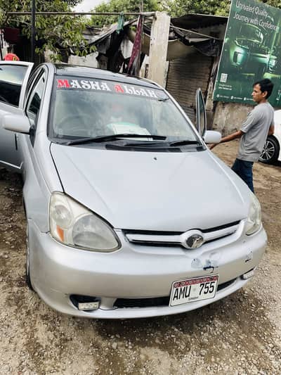 Toyota Platz 2003