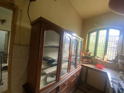 Upper mirror shelves