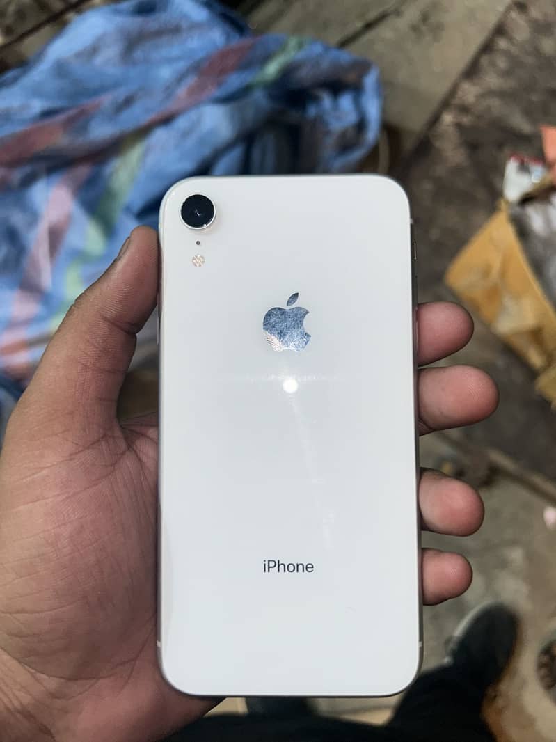 Apple iPhone XR 0
