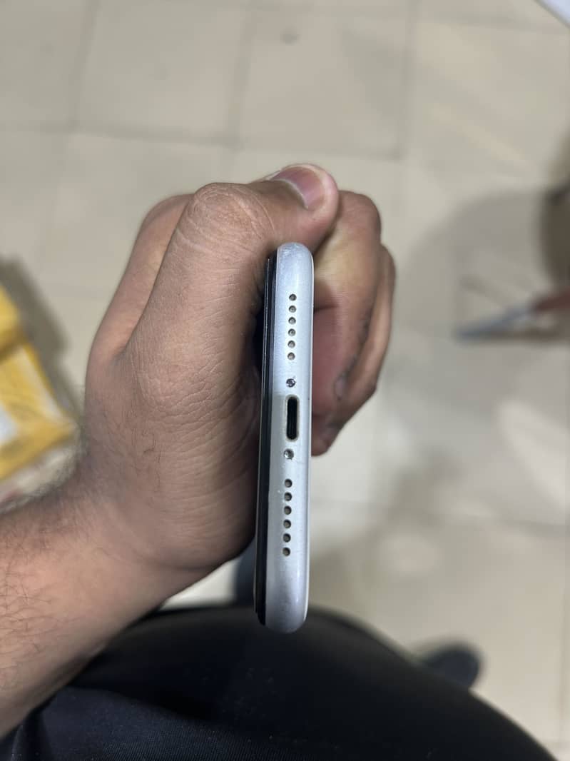 Apple iPhone XR 2