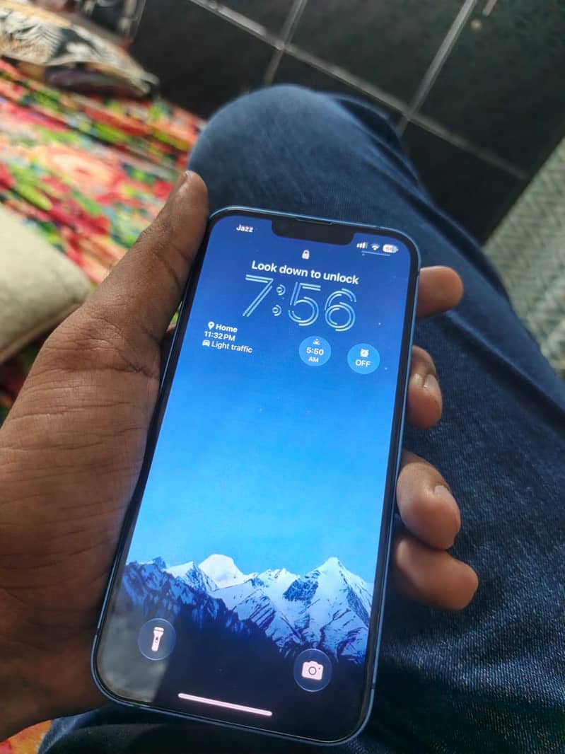 Apple iPhone 13 0