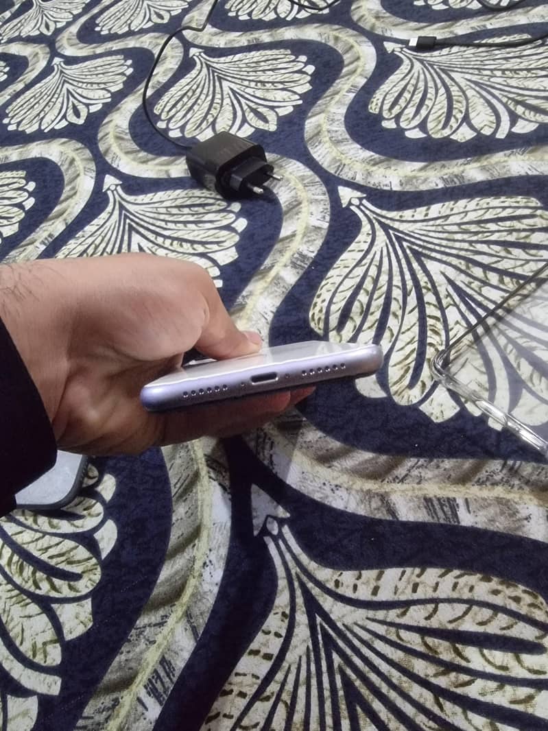 Apple iPhone 11 2