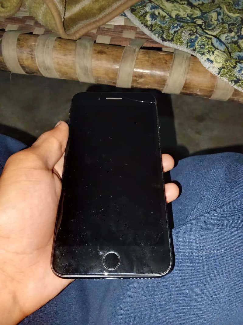 Apple iPhone 7 Plus 3