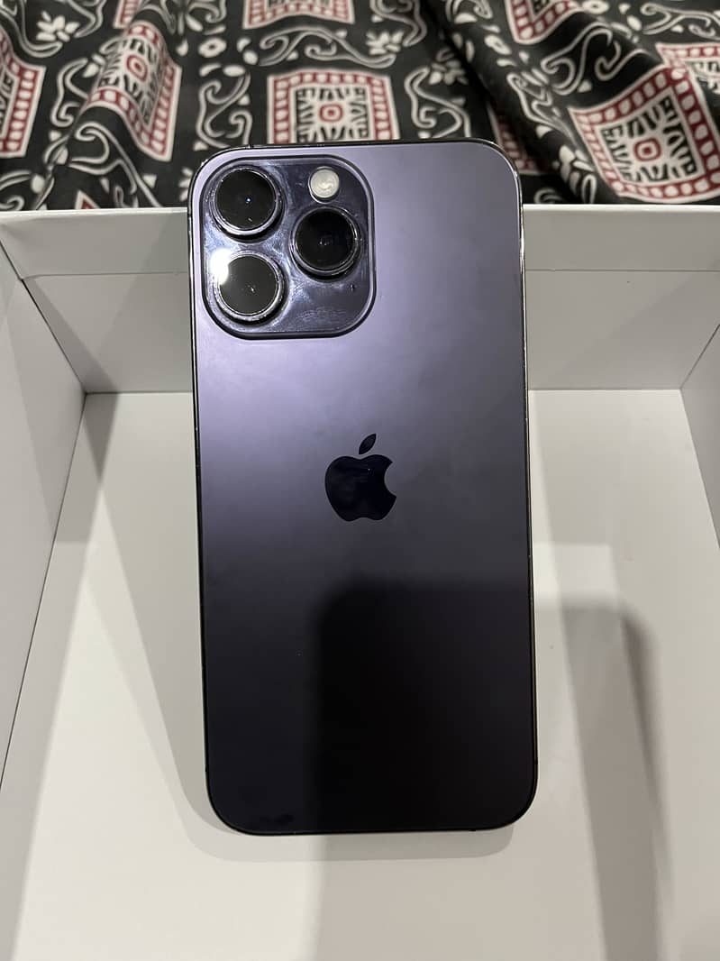 Apple iPhone 14 Pro Max 1