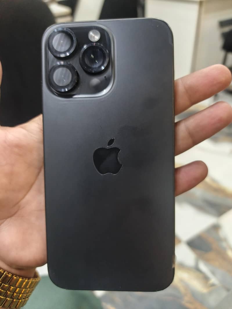Apple iPhone 15 Pro Max 2