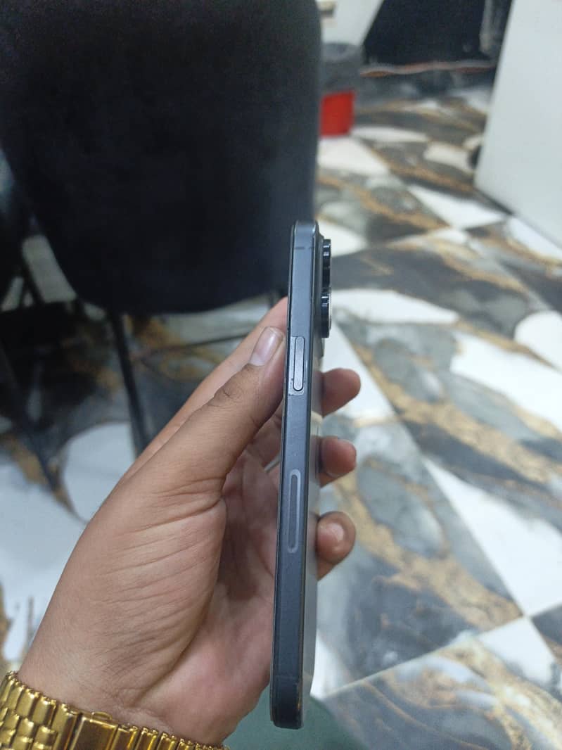 Apple iPhone 15 Pro Max 3