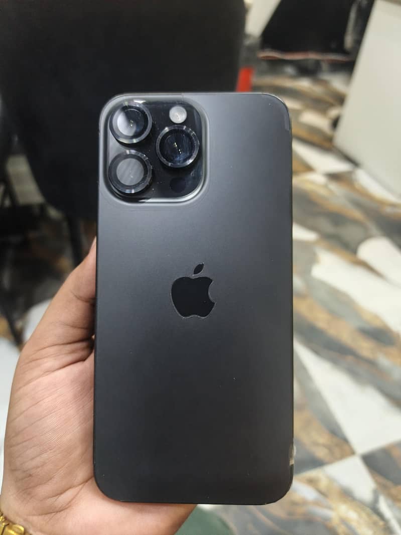 Apple iPhone 15 Pro Max 6