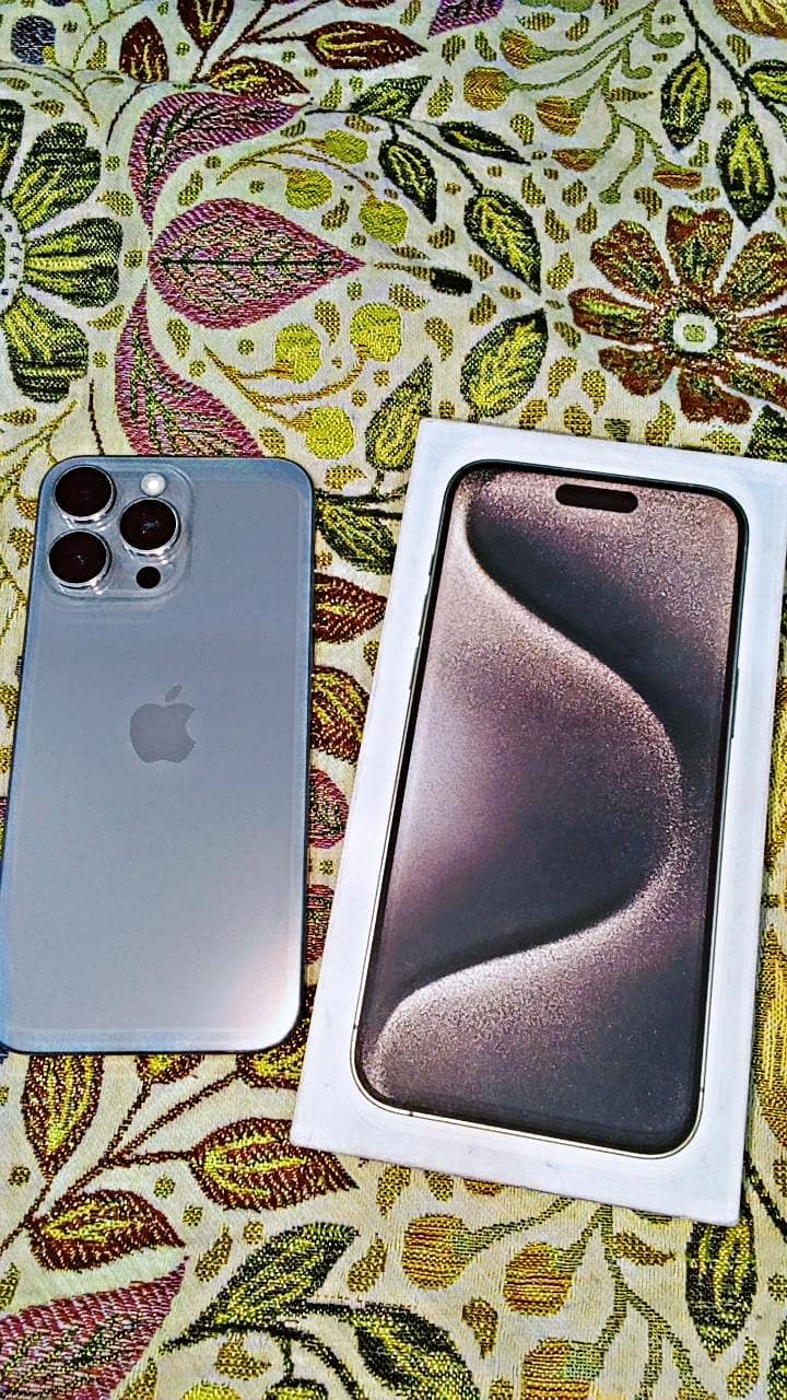 Apple iPhone 15 Pro Max 0