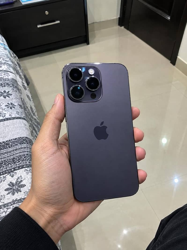 Apple iPhone 14 Pro Max 0