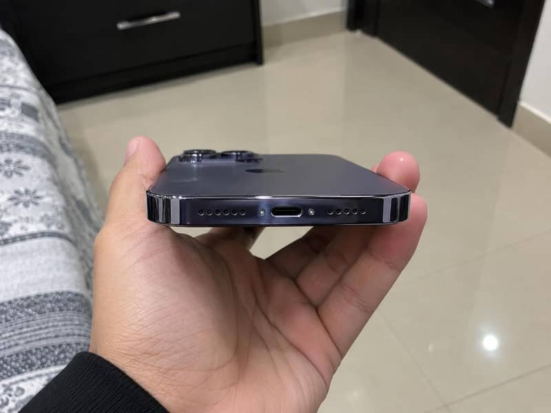 Apple iPhone 14 Pro Max 1