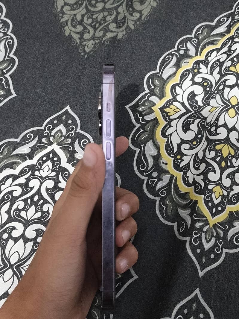 Apple iPhone 14 Pro Max 4