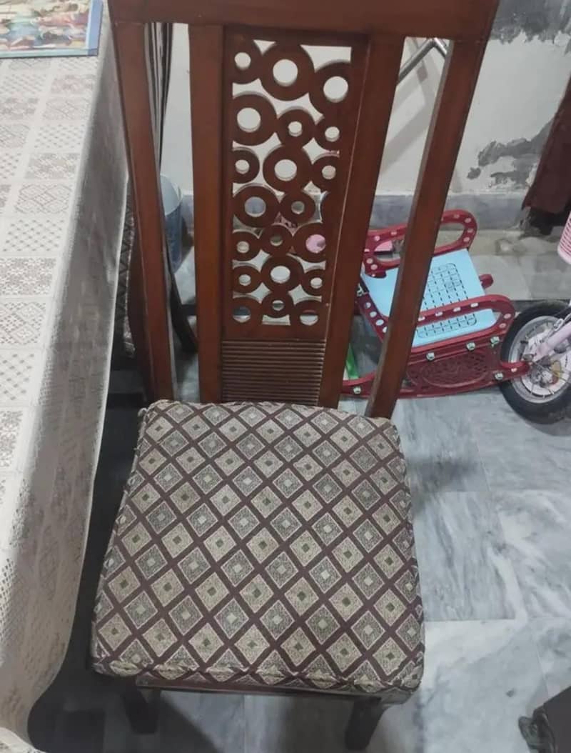 Dinning table 0