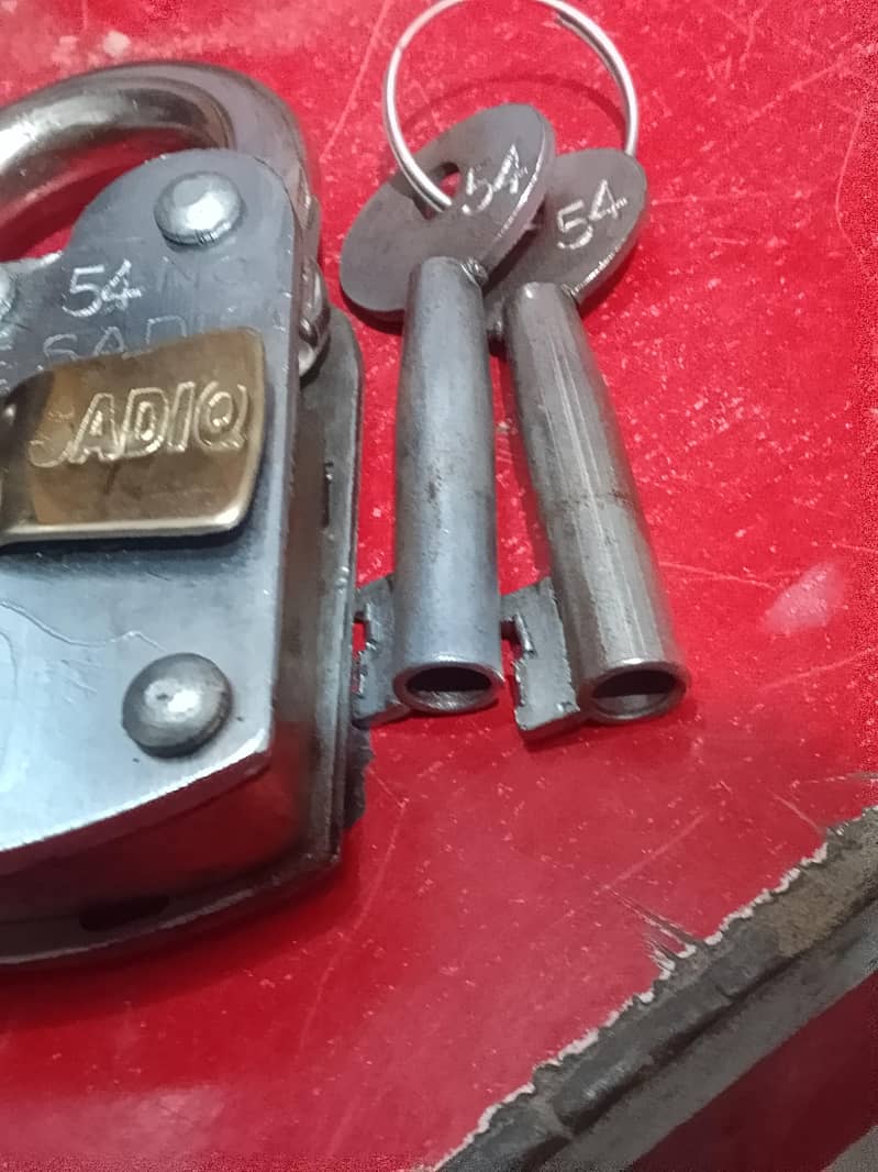 Desi padlock 5