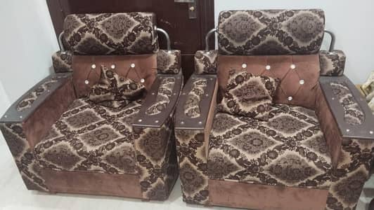 sofa set used only 4months
