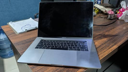 MacBook Pro 2017 15" | Core i7 | 16GB RAM | Like New | Ventura