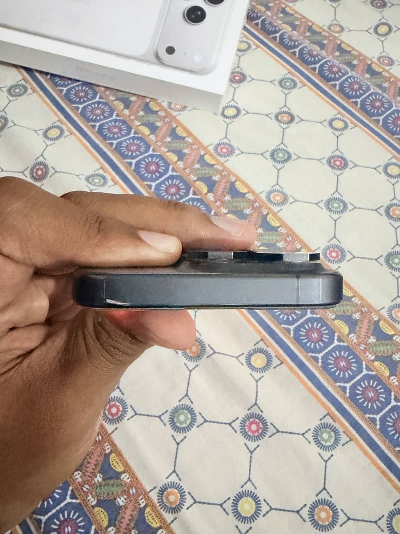 Apple iPhone 15 Pro 5