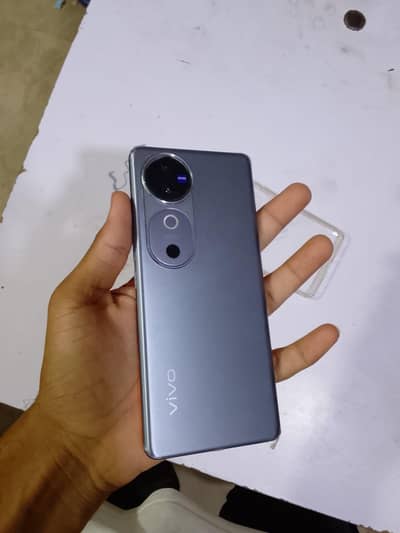 Vivo V40