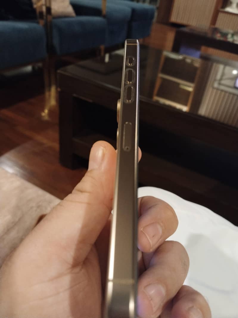 Apple iPhone 16 Pro Max 3
