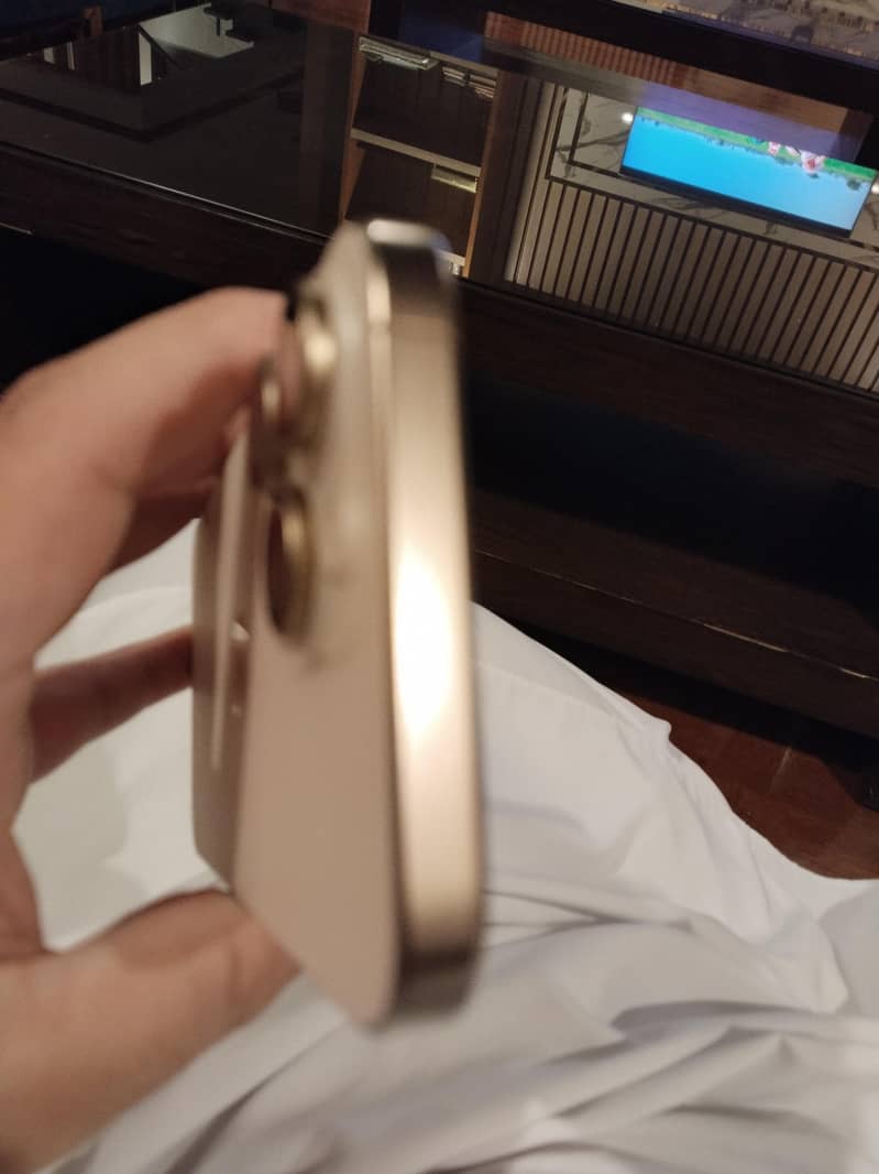 Apple iPhone 16 Pro Max 6