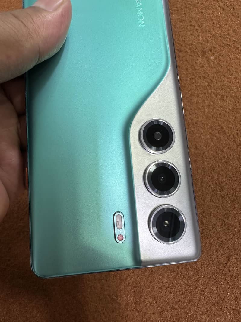 Tecno CAMON 40 Pro 2