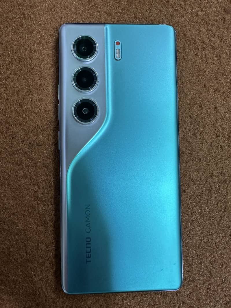 Tecno CAMON 40 Pro 3