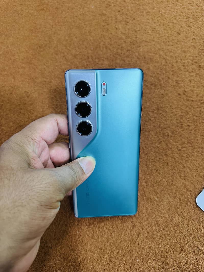 Tecno CAMON 40 Pro 4