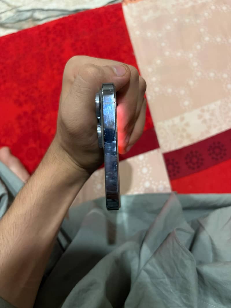 Apple iPhone 13 Pro Max 4