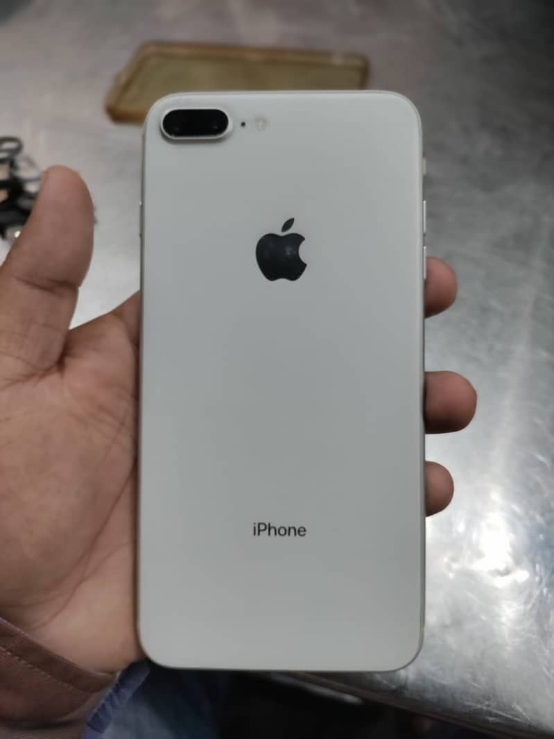 Apple iPhone 8 Plus 0