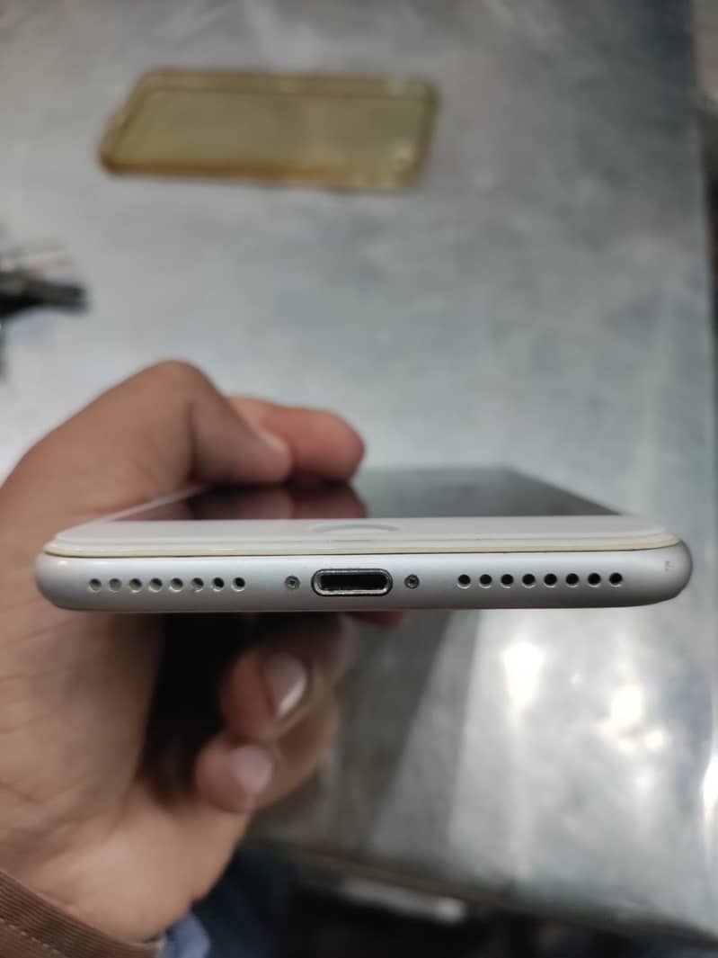 Apple iPhone 8 Plus 2