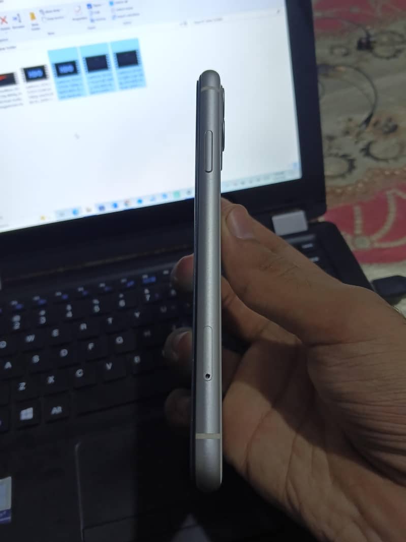 Apple iPhone 11 5