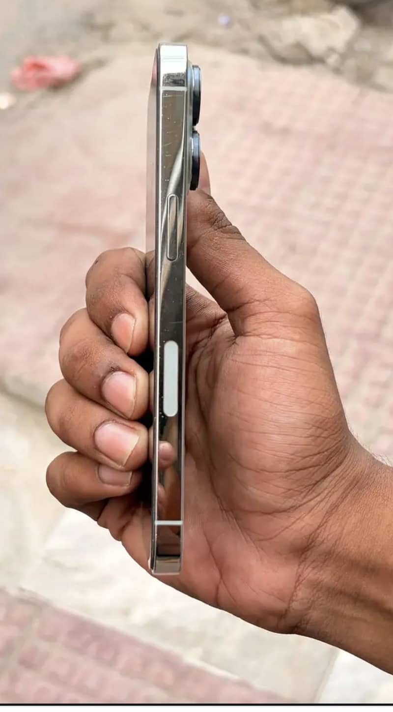 Apple iPhone 13 Pro 3