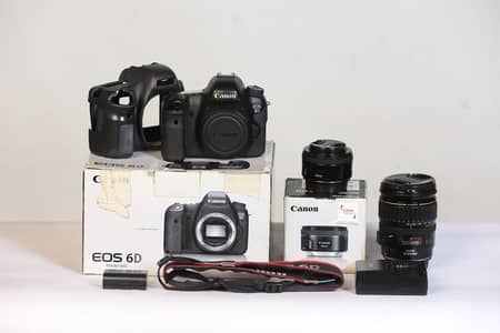 canon camera with accessories