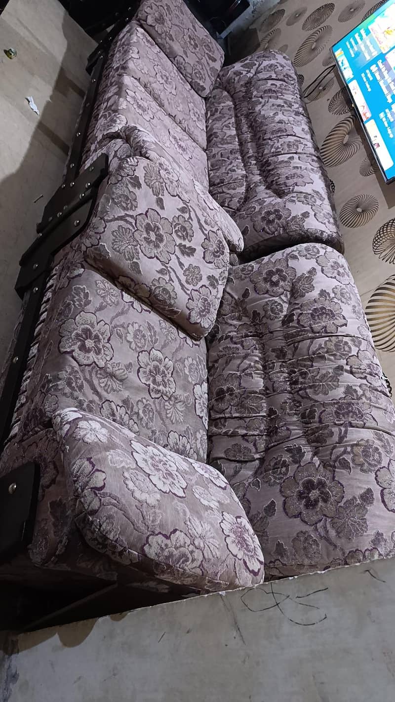 3,2,1 complete sofa set good condition 6