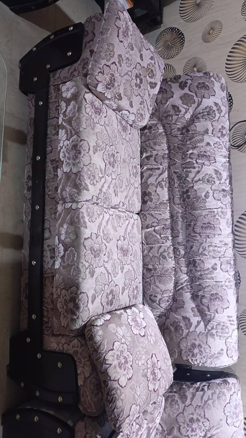 3,2,1 complete sofa set good condition 9