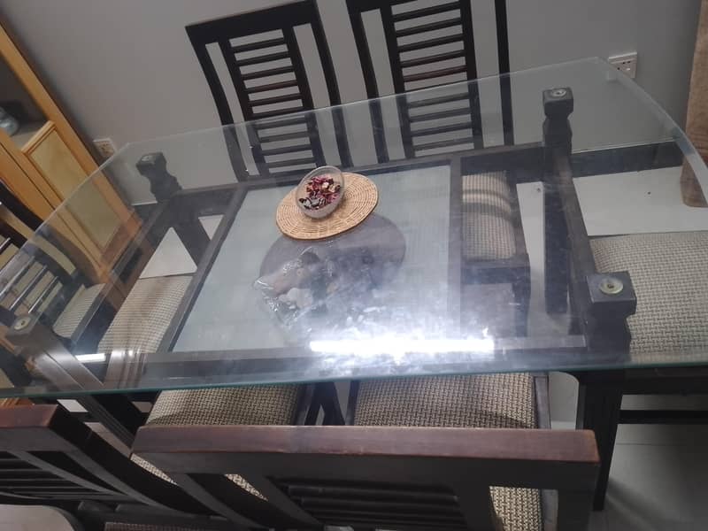 solid wood 6 seater dinning table 1