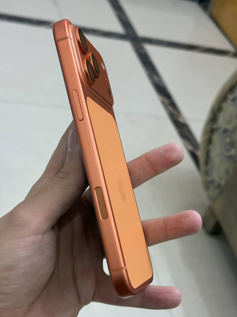 Apple iPhone 17 Pro Max 1
