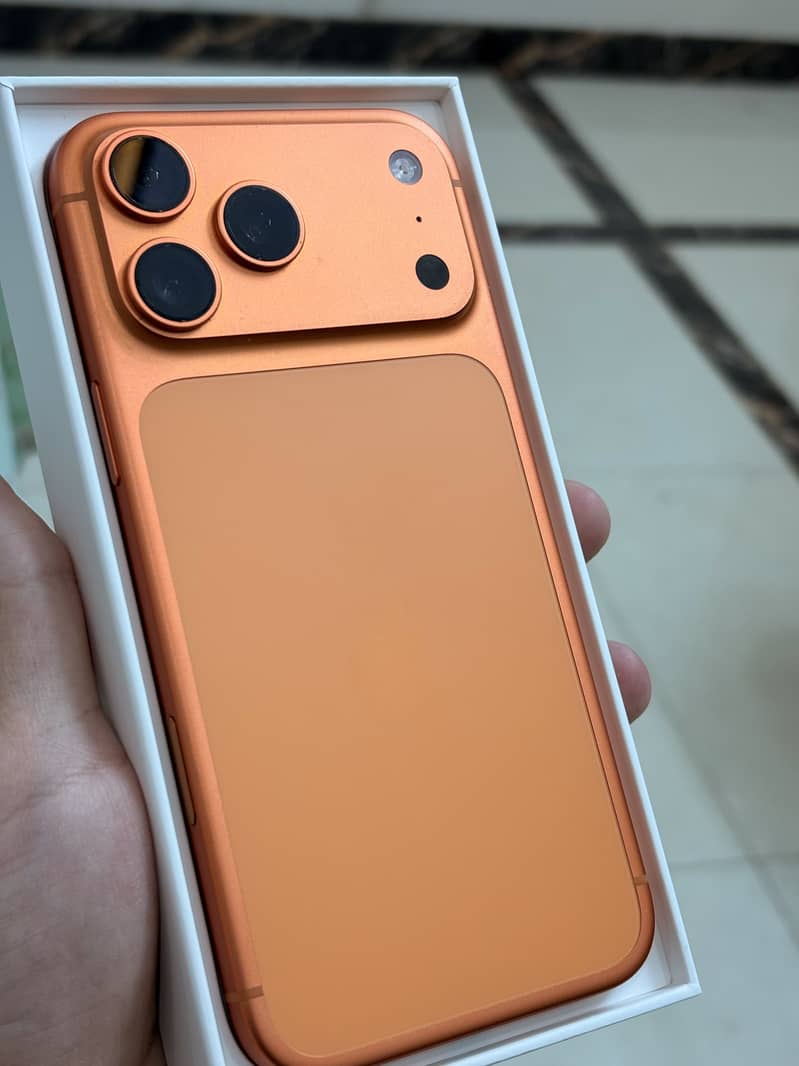 Apple iPhone 17 Pro Max 2