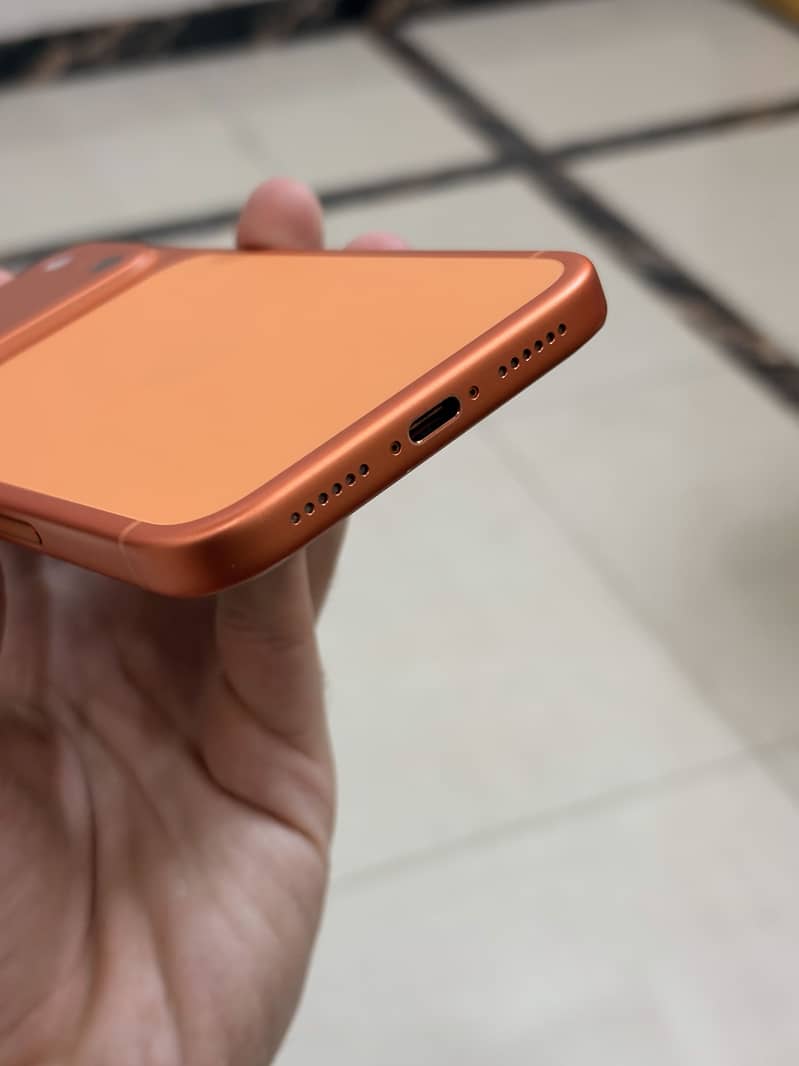 Apple iPhone 17 Pro Max 4