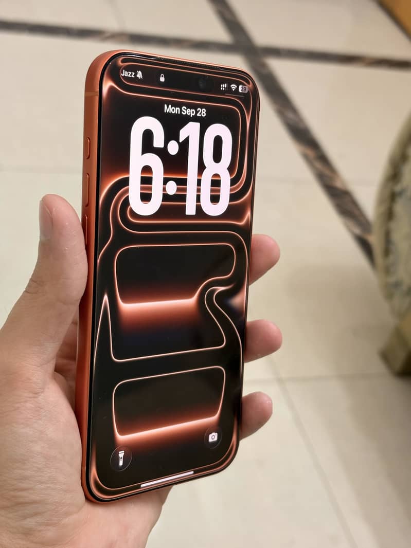 Apple iPhone 17 Pro Max 5