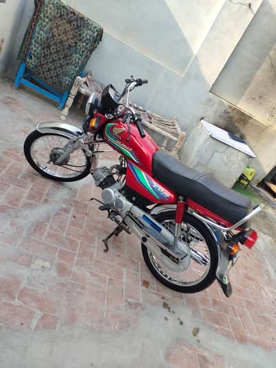 CD 70 bike modal 2017