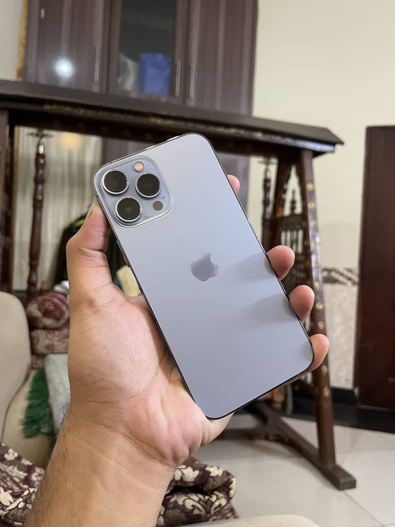 Apple iPhone 13 Pro Max 4