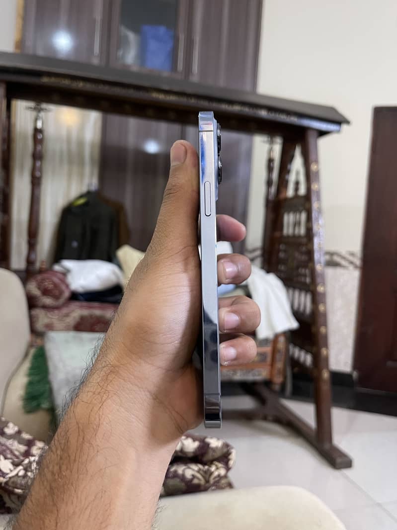 Apple iPhone 13 Pro Max 6