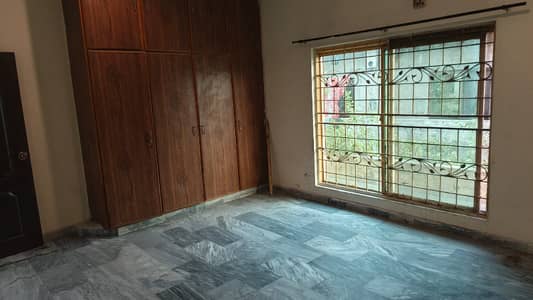 12Marla upper Portion For Rent Johar Town 80ft road 03029529359