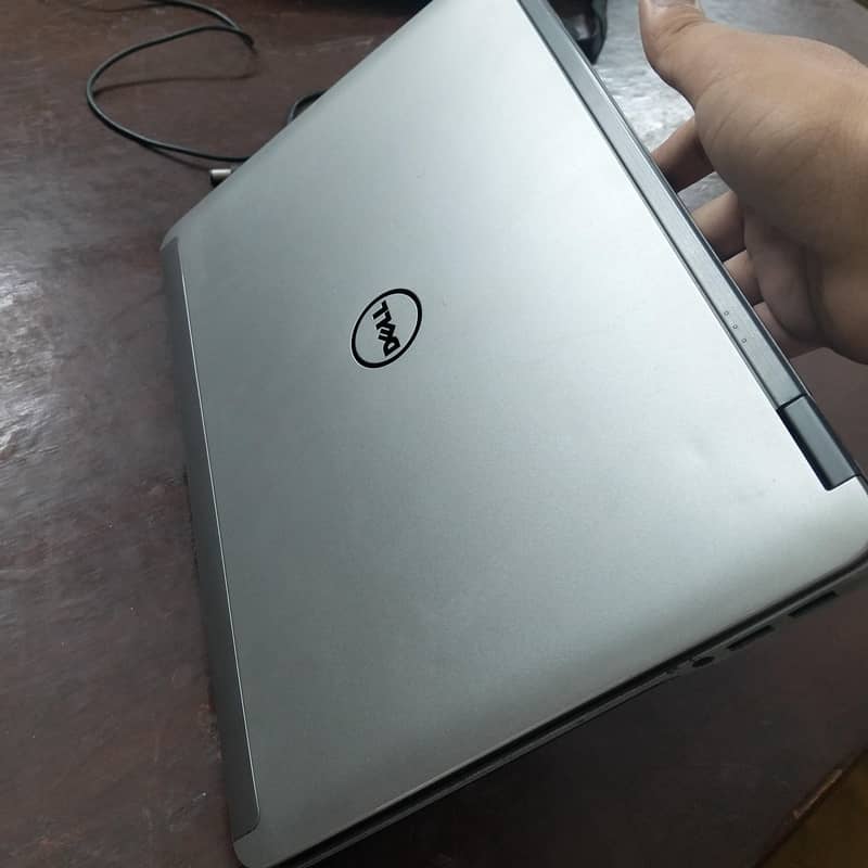 Dell latitude E6440 8