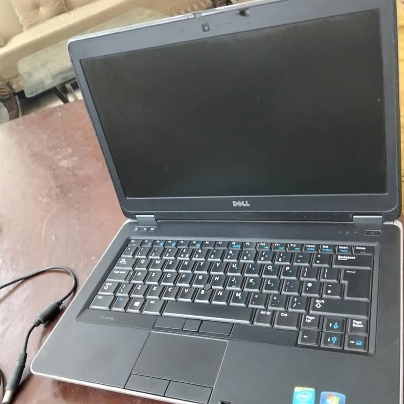 Dell latitude E6440 10